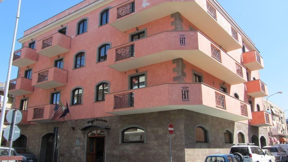 Hotel Traiano チビタベッキア エクステリア 写真