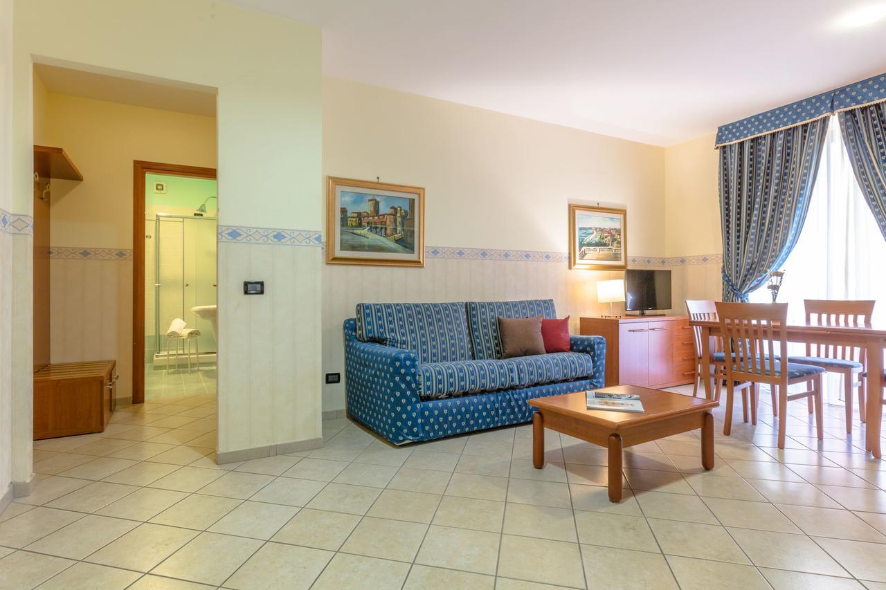 Hotel Traiano チビタベッキア エクステリア 写真
