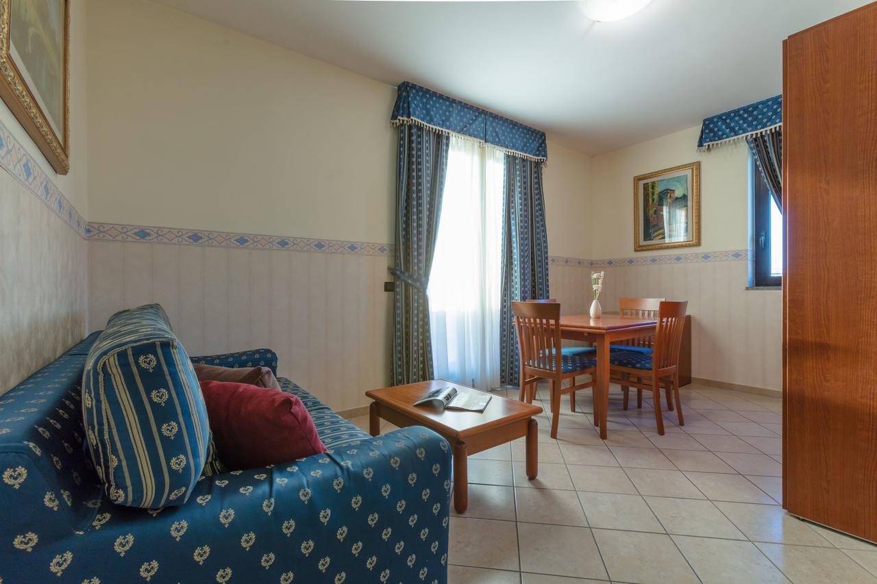 Hotel Traiano チビタベッキア エクステリア 写真