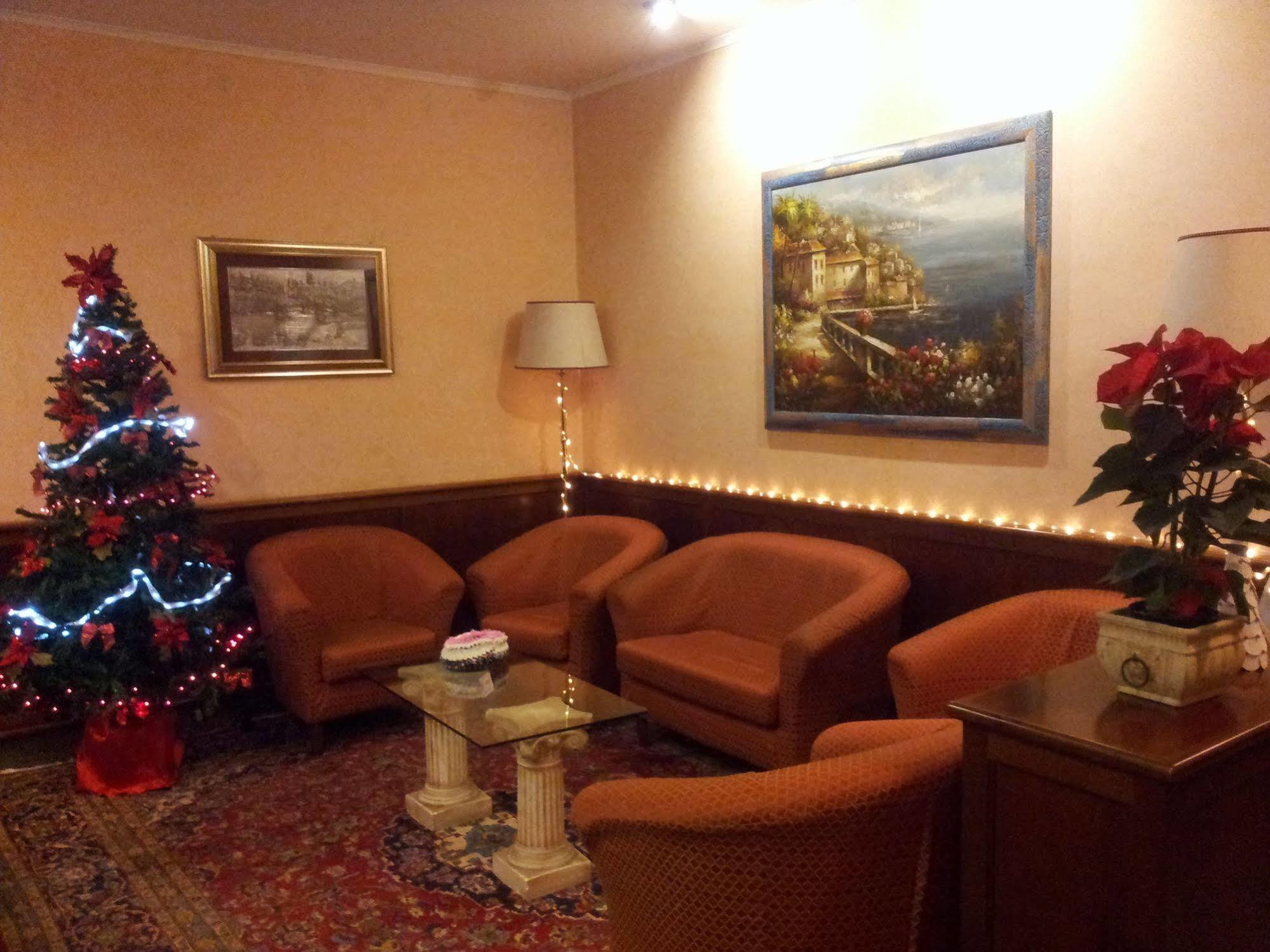 Hotel Traiano チビタベッキア エクステリア 写真