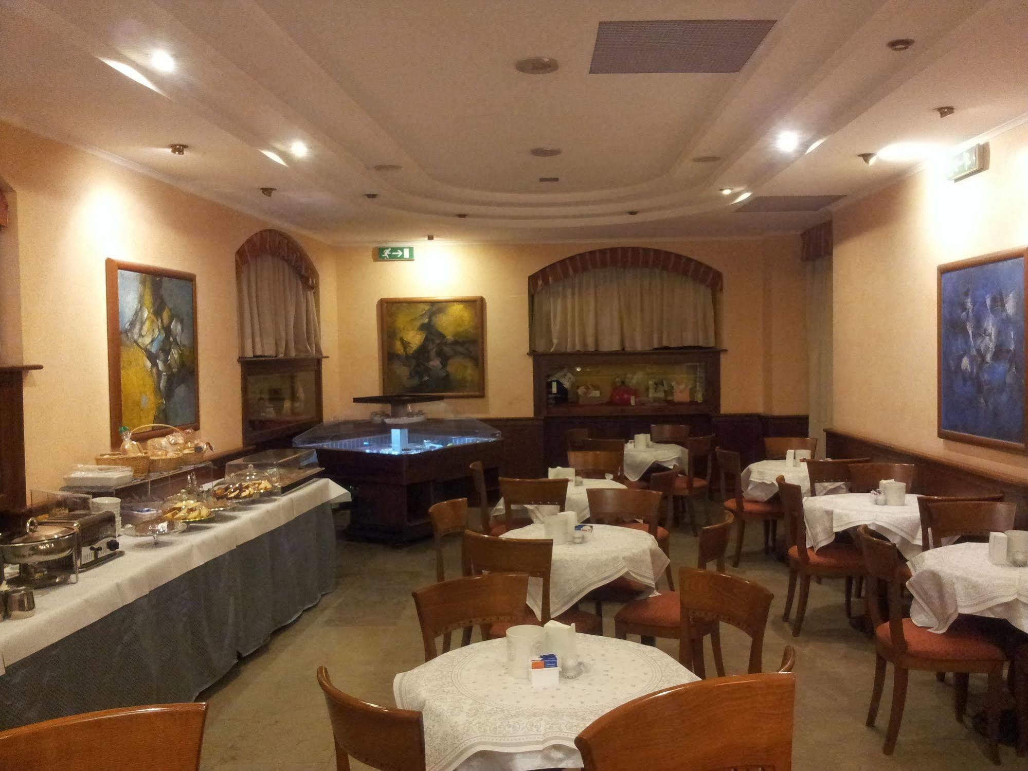 Hotel Traiano チビタベッキア エクステリア 写真