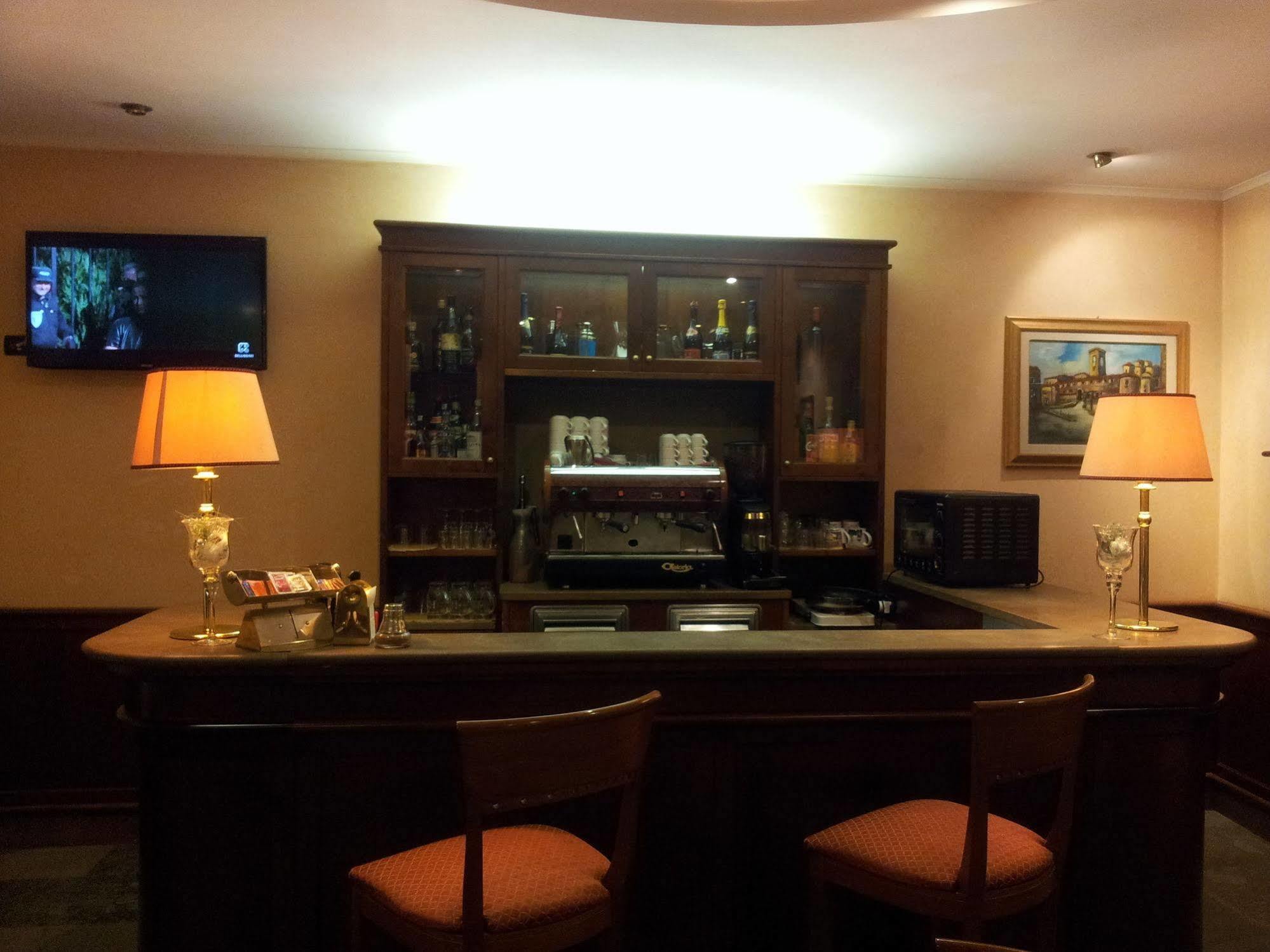 Hotel Traiano チビタベッキア エクステリア 写真